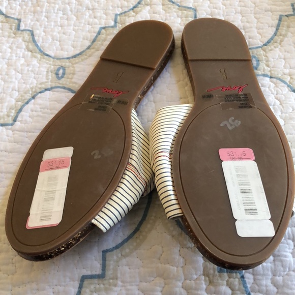 ED Ellen Degeneres Shiri Slip-on Sandal - Picture 4 of 8